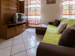 19162894-Ferienwohnung-5-Crikvenica-300x225-2