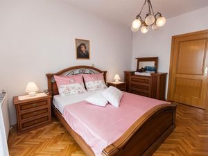 701768-Ferienwohnung-7-Crikvenica-300x225-4