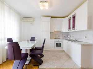 23337378-Ferienwohnung-4-Crikvenica-300x225-1