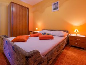 691348-Ferienwohnung-6-Crikvenica-300x225-5