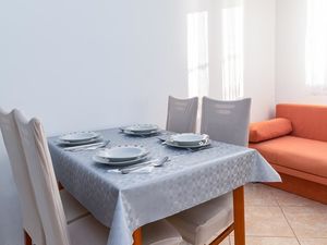 23941287-Ferienwohnung-4-Crikvenica-300x225-5