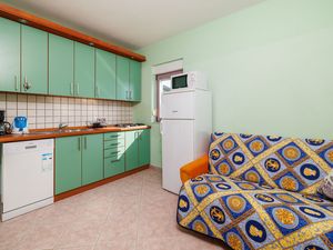 23941777-Ferienwohnung-2-Crikvenica-300x225-5