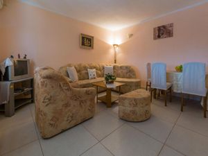 23941778-Ferienwohnung-3-Crikvenica-300x225-0