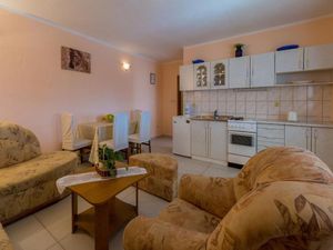 23941778-Ferienwohnung-3-Crikvenica-300x225-4