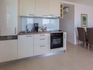 23943131-Ferienwohnung-6-Crikvenica-300x225-5