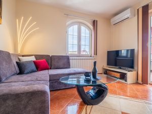 23946576-Ferienwohnung-4-Crikvenica-300x225-5