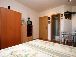 18322983-Ferienwohnung-2-Crikvenica-300x225-4