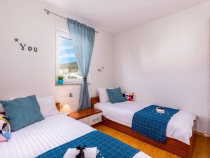 19063060-Ferienwohnung-5-Crikvenica-300x225-3