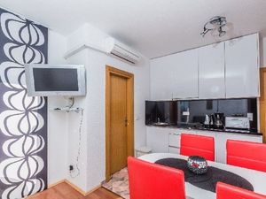 19285271-Ferienwohnung-0-Crikvenica-300x225-3