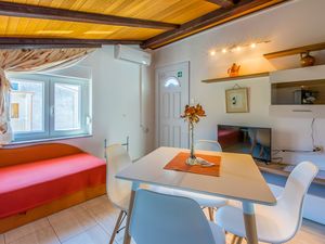 23941307-Ferienwohnung-3-Crikvenica-300x225-1