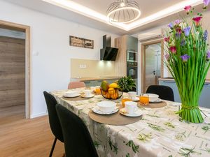 23941335-Ferienwohnung-4-Crikvenica-300x225-5