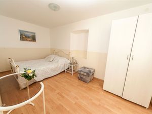 23941373-Ferienwohnung-4-Crikvenica-300x225-3