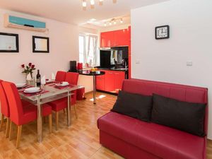 23941818-Ferienwohnung-4-Crikvenica-300x225-2