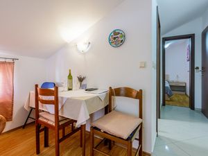 23942712-Ferienwohnung-3-Crikvenica-300x225-3