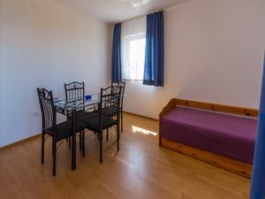 23943148-Ferienwohnung-3-Crikvenica-300x225-5