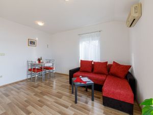 23945120-Ferienwohnung-3-Crikvenica-300x225-2