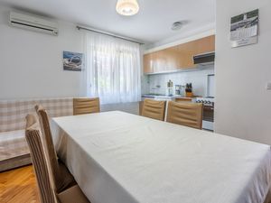 23945535-Ferienwohnung-5-Crikvenica-300x225-0