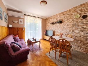 23945790-Ferienwohnung-4-Crikvenica-300x225-5