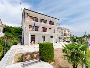 23940093-Ferienwohnung-4-Crikvenica-300x225-0