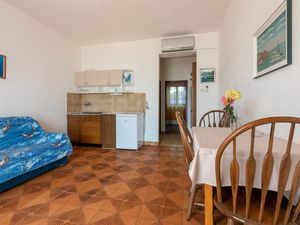 23940346-Ferienwohnung-4-Crikvenica-300x225-4