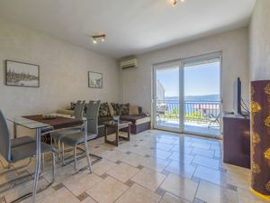 23941306-Ferienwohnung-4-Crikvenica-300x225-5