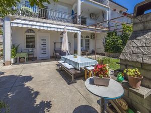 23941308-Ferienwohnung-4-Crikvenica-300x225-1