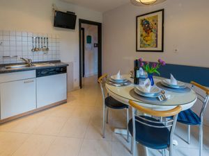 23941328-Ferienwohnung-4-Crikvenica-300x225-4