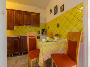 23941330-Ferienwohnung-4-Crikvenica-300x225-4