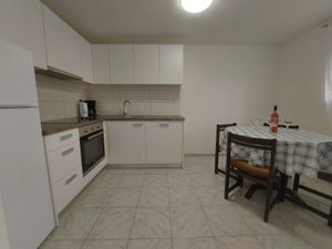 23941796-Ferienwohnung-4-Crikvenica-300x225-2