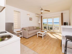 23941809-Ferienwohnung-3-Crikvenica-300x225-2