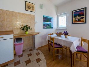 23945383-Ferienwohnung-5-Crikvenica-300x225-2