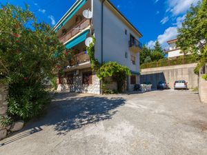 23939527-Ferienwohnung-4-Crikvenica-300x225-5