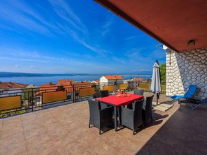 23942669-Ferienwohnung-5-Crikvenica-300x225-0