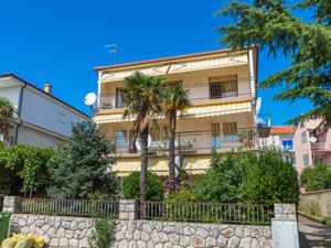 23942675-Ferienwohnung-4-Crikvenica-300x225-0