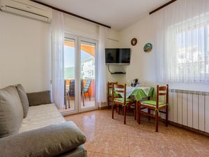 23942711-Ferienwohnung-4-Crikvenica-300x225-4