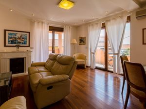 23942750-Ferienwohnung-5-Crikvenica-300x225-3