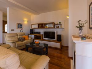 23942750-Ferienwohnung-5-Crikvenica-300x225-4