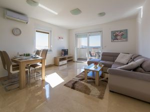 23942833-Ferienwohnung-4-Crikvenica-300x225-4