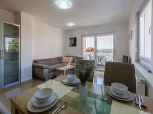 23942835-Ferienwohnung-2-Crikvenica-300x225-2