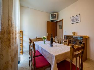 23943613-Ferienwohnung-6-Crikvenica-300x225-2