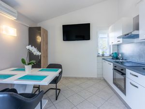 23943346-Ferienwohnung-4-Crikvenica-300x225-3