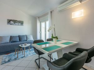 23943346-Ferienwohnung-4-Crikvenica-300x225-4