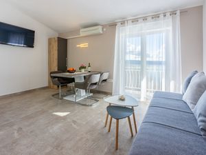 23943347-Ferienwohnung-4-Crikvenica-300x225-1