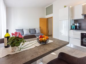 23943347-Ferienwohnung-4-Crikvenica-300x225-4