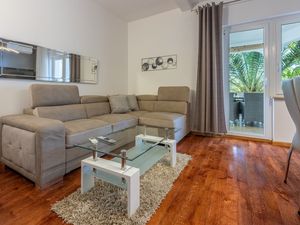 23943880-Ferienwohnung-6-Crikvenica-300x225-1