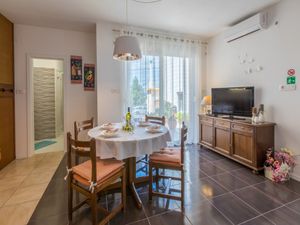 23943905-Ferienwohnung-4-Crikvenica-300x225-2