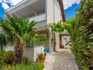 23944437-Ferienwohnung-5-Crikvenica-300x225-3