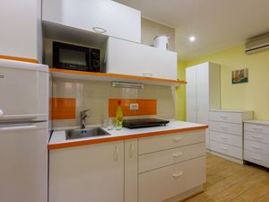 23944442-Ferienwohnung-2-Crikvenica-300x225-2