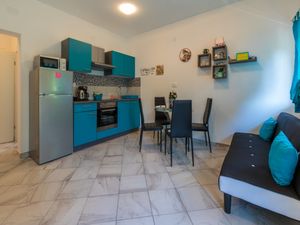 23944771-Ferienwohnung-2-Crikvenica-300x225-0