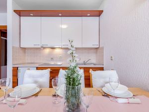 23945045-Ferienwohnung-5-Crikvenica-300x225-2